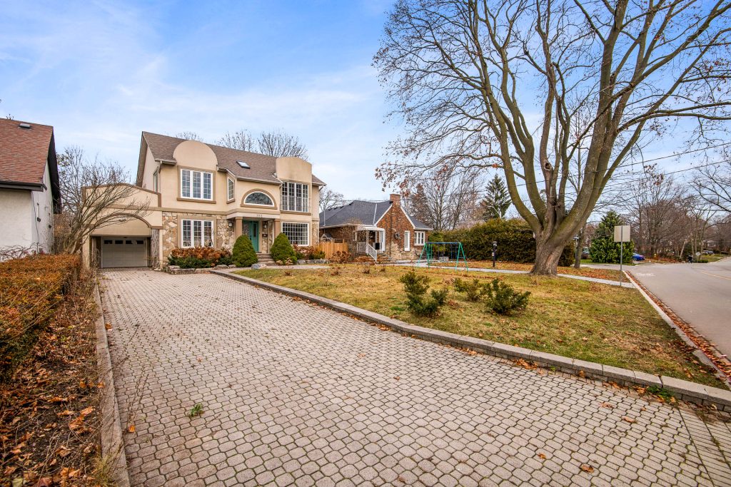 352 Lake Promenade, Etobicoke Realty Tours