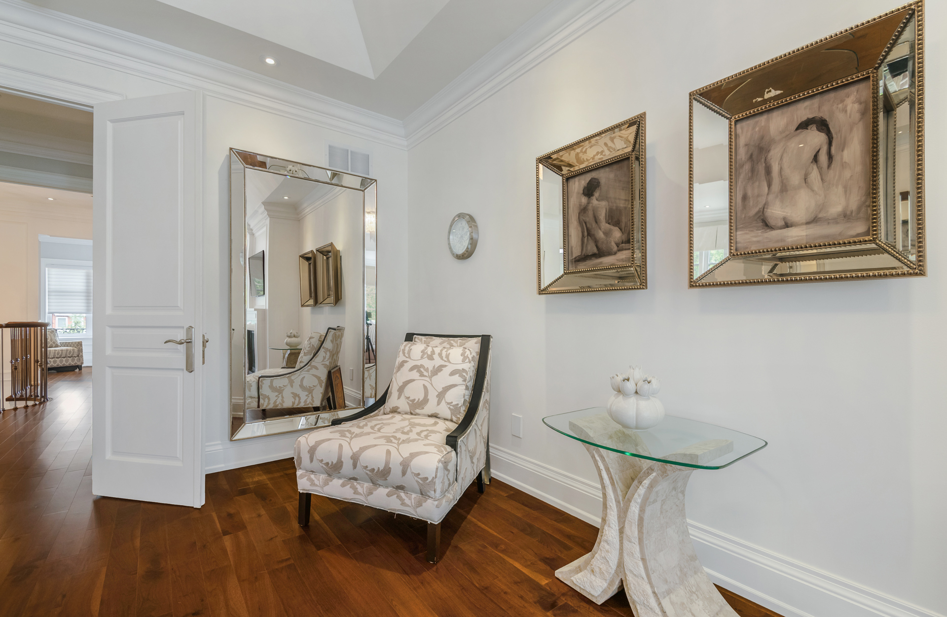 045